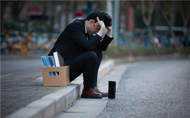 被單位開除能不能領(lǐng)失業(yè)保險